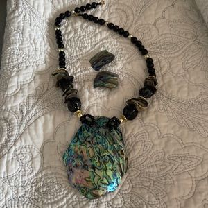 Beautiful Shell Necklace and Earrings set